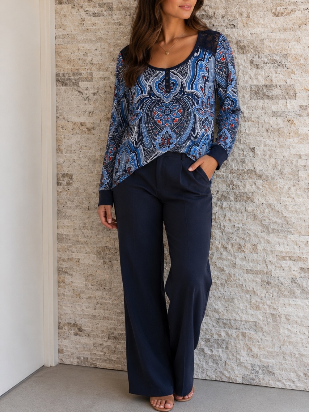 Blue Paisley‎ Lace-Back Women's Top/lounge top size M has stretch